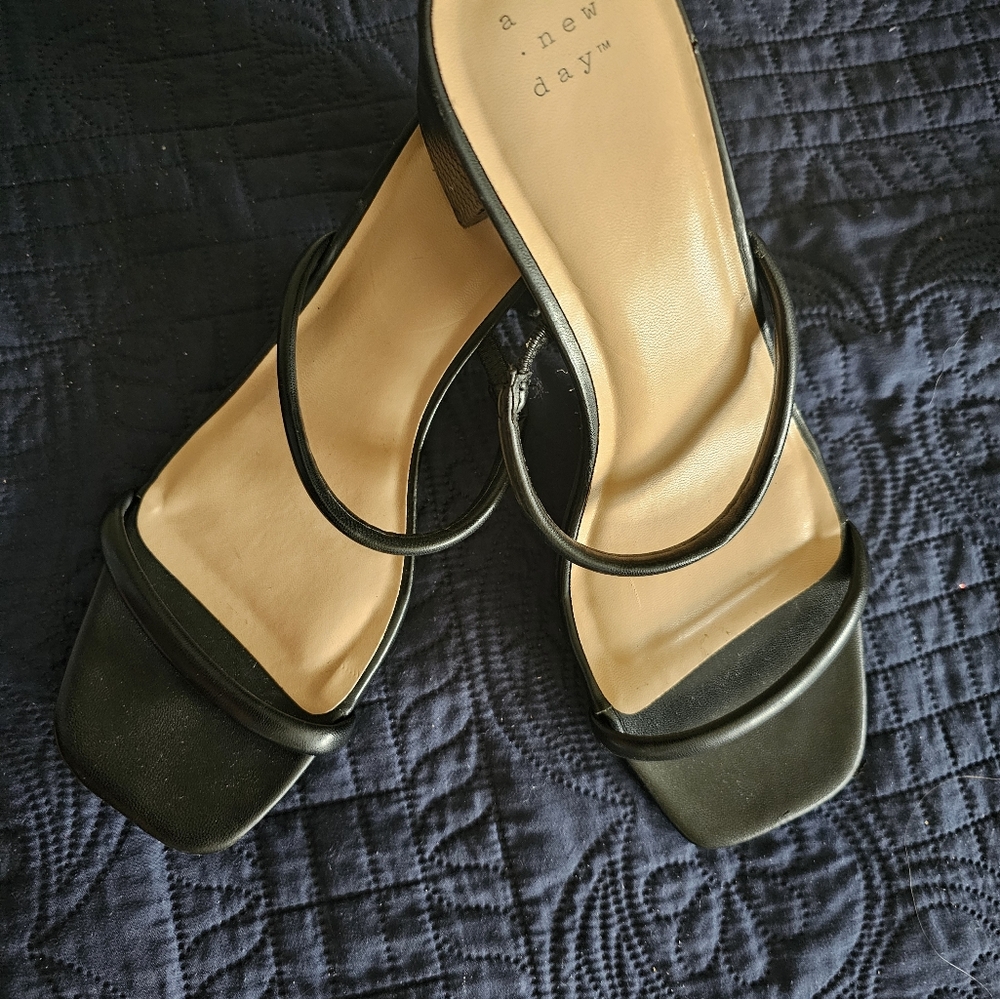 Black sandals - Picture 4 of 4